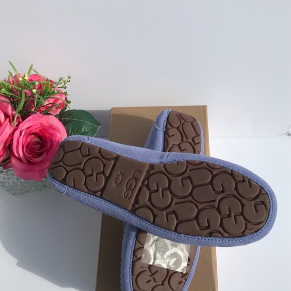 UGG Scalloped Moc - Picture 6 of 7